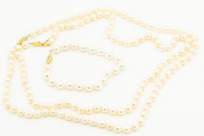 Estate Pearl Two Necklaces and Bracelet Suite  