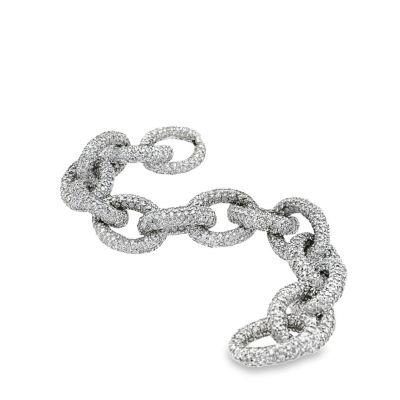18K White Gold Large Oval Link Diamond Bracelet, 1988 Diamonds = 60Cts., 88.90Dwt/138.30Gr., 8 1/4 inches in length. 
