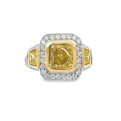 Contemporary Fancy Intense Yellow Diamond Engagement Ring 3.09Cts GIA. 
