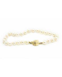 Contemporary Cultured Pearl Bracelet with Yellow Gold Clasp