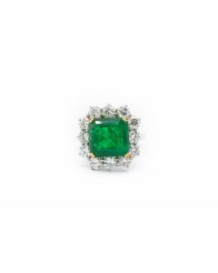 Estate White Gold Emerald and Diamond Ring AGL Document No. 1110724