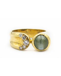 Estate Yellow Gold Diamond and Cats Eye Chrysoberyl Ring 
