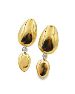 18K Gold pebble ear pendants by Antonini.